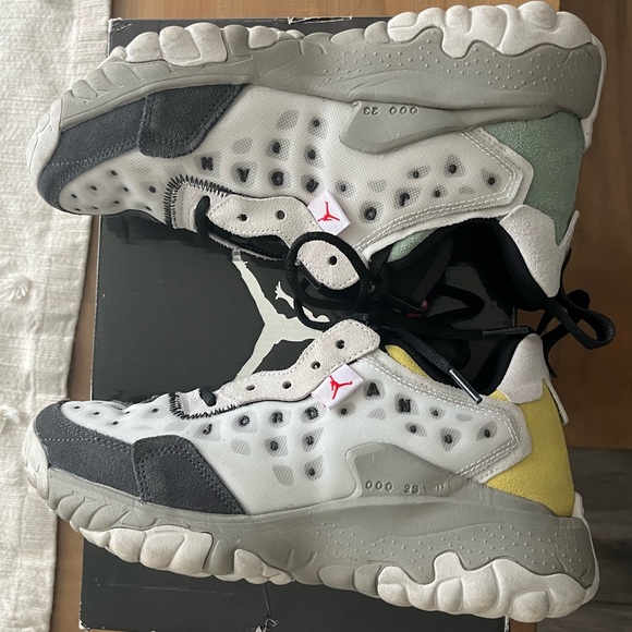 Jordan Delta 2 (GS) ‘Lightning’ - Picture 5 of 8